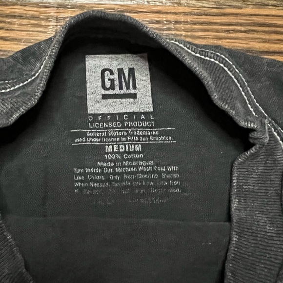 GM graphic Tee - Picture 2 of 3